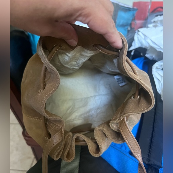 UGG Australia RAE Bucket bag small. Pre loved condition. - Picture 8 of 11